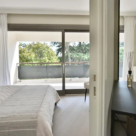 - 2-br Flat 15-min Walk To The Beaches Κάννες