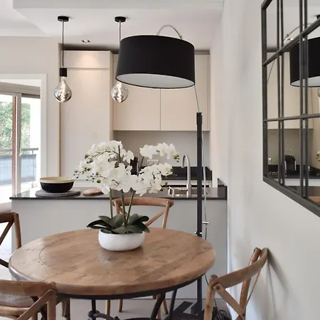 - 2-br Flat 15-min Walk To The Beaches Daire Cannes