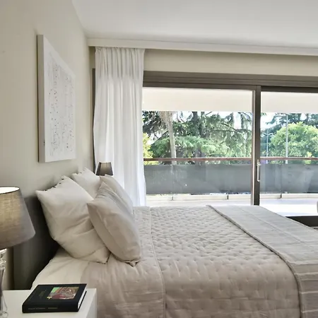 - 2-br Flat 15-min Walk To The Beaches Cannes