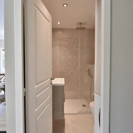 - 2-br Flat 15-min Walk To The Beaches Daire