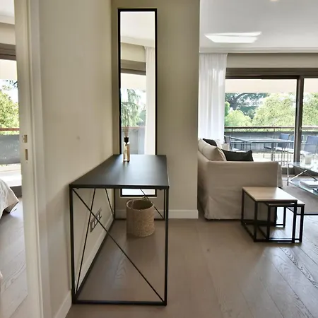 - 2-br Flat 15-min Walk To The Beaches Daire