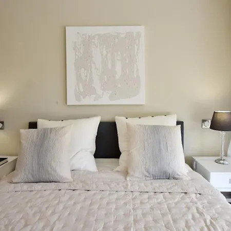 Daire - 2-br Flat 15-min Walk To The Beaches Cannes