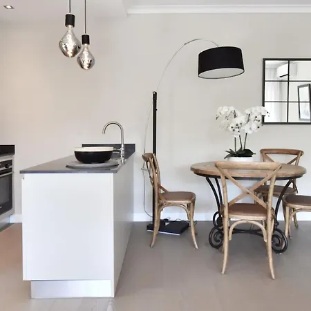 Daire - 2-br Flat 15-min Walk To The Beaches Cannes